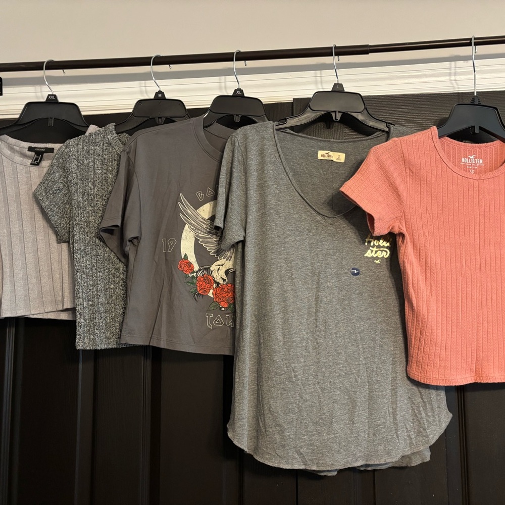 Lot 5 T-Shirt and sweater tops Set